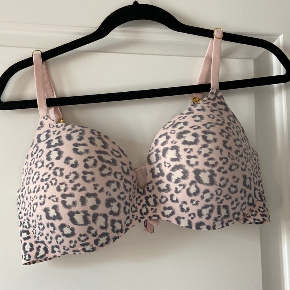 Victoria’s Secret underwire bra